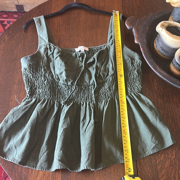 L Anthropologie olive green ruched waist, peplum tank top w scoop neckline & tie - Picture 8 of 10